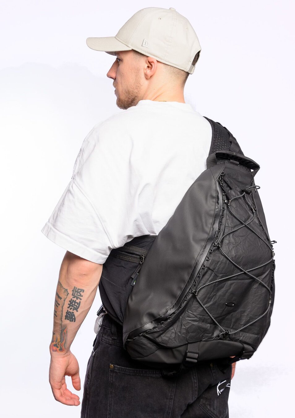 Batoh Oakley - Latitude Sling Pack - Blackout - Snapbacks