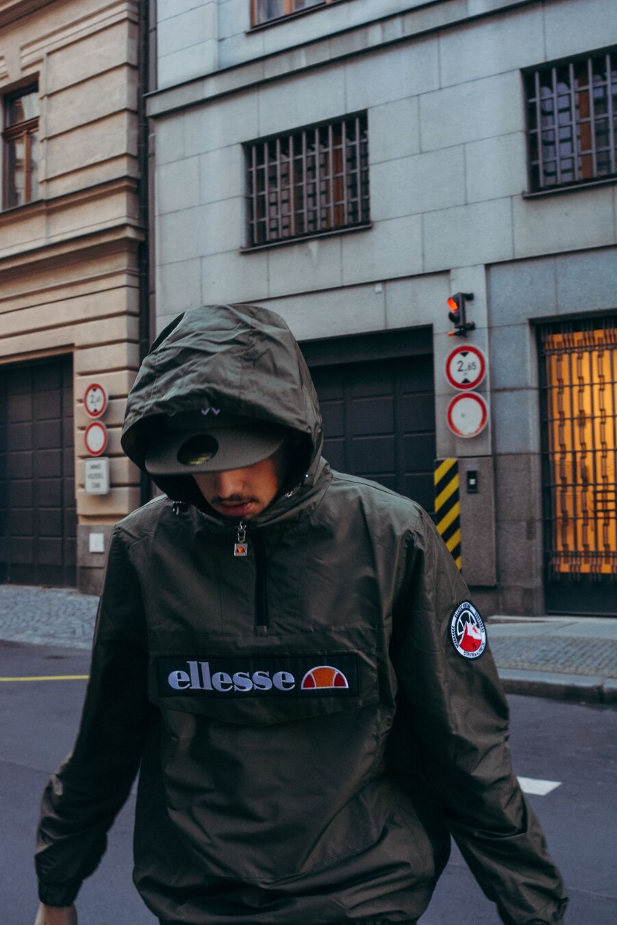 Jacket mont 2 ellesse hotsell