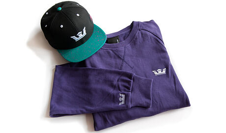 Snapback Supra Icon
http://www.snapbacks.cz/6112

Mikina Supra Icon Purple
http://www.snapbacks.cz/6119