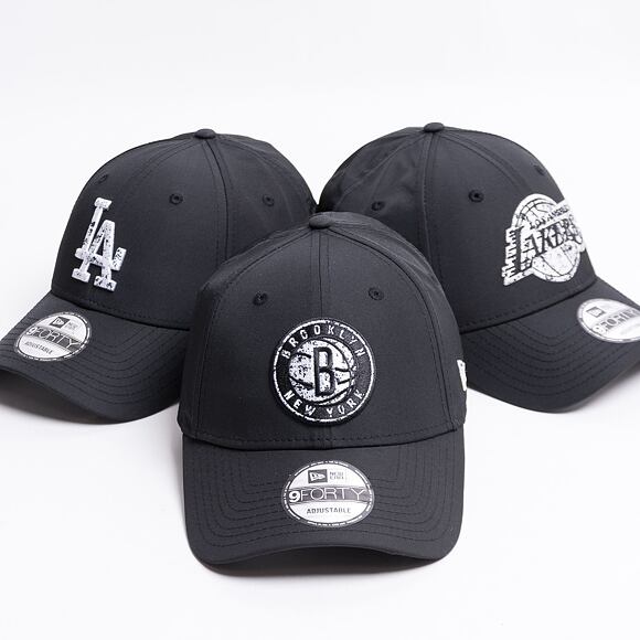 New Era 9FORTY Black & White Brooklyn Nets Strapback Black Cap
