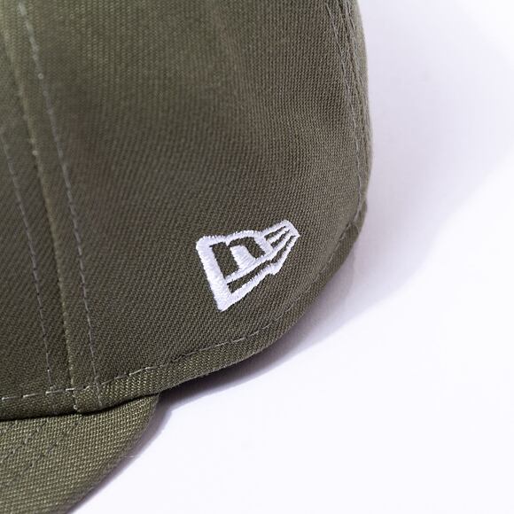 Kšiltovka New Era - MLB Essential 59FIFTY - NY Yankees - New Olive / White