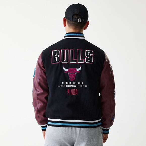 Bunda New Era - NBA Patch Varsity Jacket - Chicago Bulls - Black
