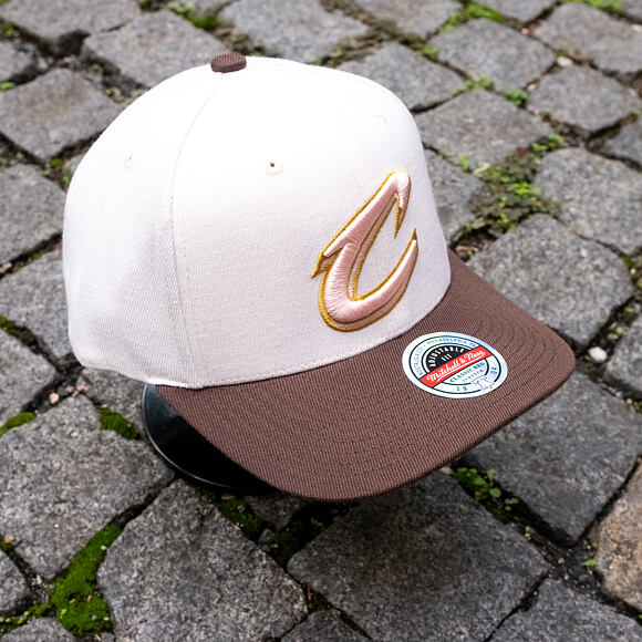 Kšiltovka Mitchell & Ness - Blush Sand Classic Red - Cleveland Cavaliers - Sand/Brown