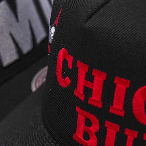 Kšiltovka Mitchell & Ness - NBA Busted Pro - Chicago Bulls - Black