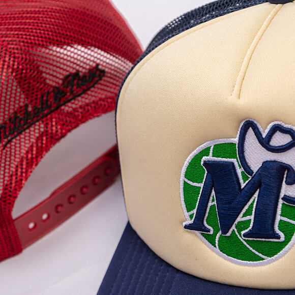 Kšiltovka Mitchell & Ness - NBA Vintage Block Trucker HWC - Dallas Mavericks - Cream