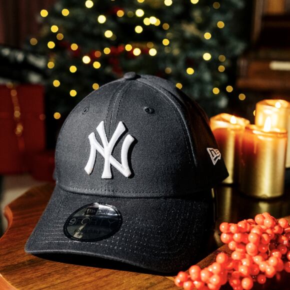 New Era 9FORTY League Basic New York Yankees Strapback Black / Optic White Cap