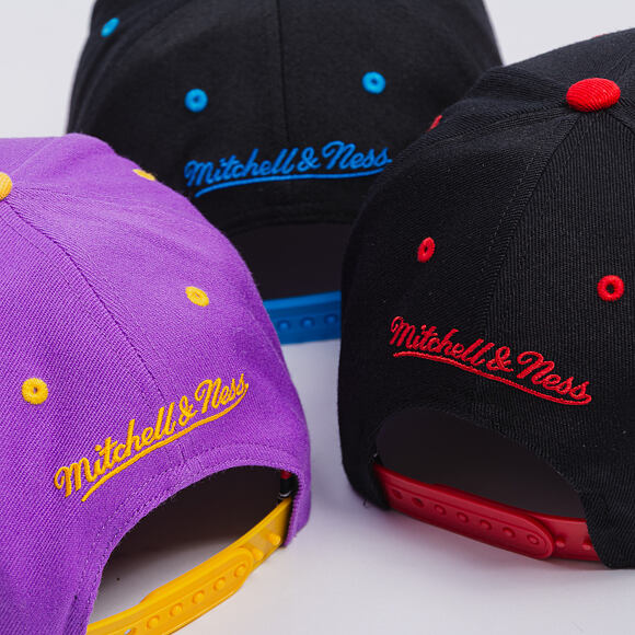 Cap Mitchell & Ness - NBA Team Arch Snapback - Chicago Bulls - Black / Red