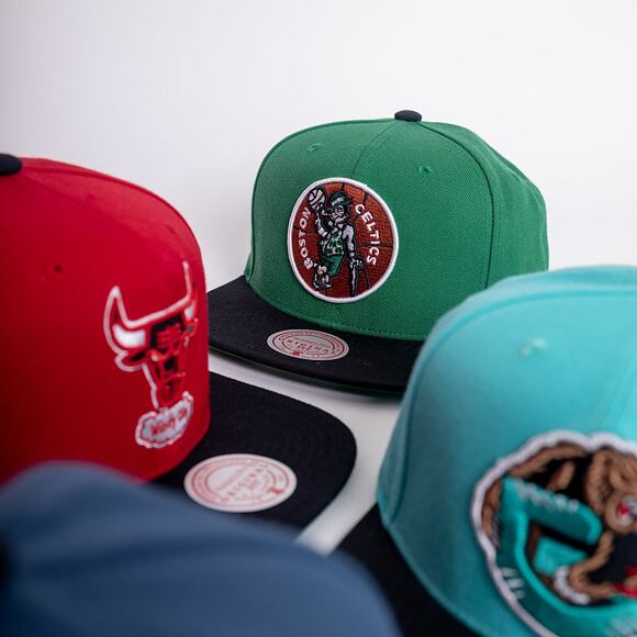 Mitchell & Ness Boston Celtics Team 2 Tone 2.0 Snapback HWC Green / Black Cap