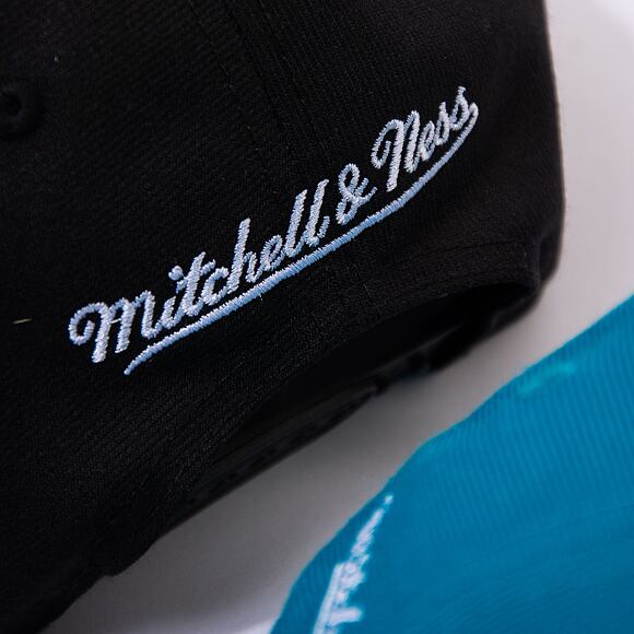 Kšiltovka Mitchell & Ness - Team Ground 2.0 Pro Snapback - Carolina Hurricanes - Black