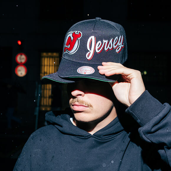 Kšiltovka Mitchell & Ness - NHL Busted Pro - New Jersey Devils - Black