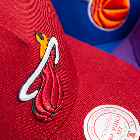 Mitchell & Ness - Miami Heat - Double Clutch Pro Snapback - Red