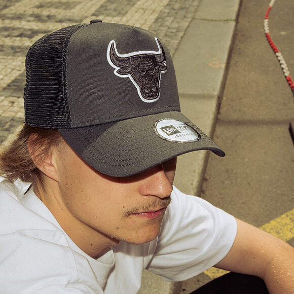 Cap New Era - NBA Outline 9FORTY A-Frame Trucker - Chicago Bulls - Steel / White