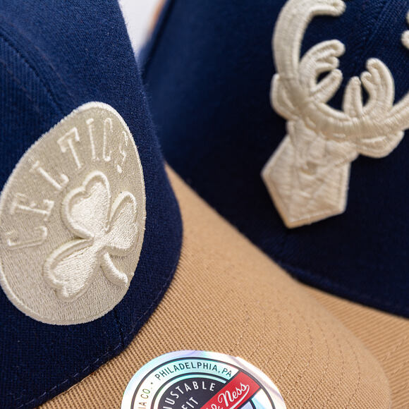 Kšiltovka Mitchell & Ness - Sand Storm Classic Red - Milwaukee Bucks - Navy/Sand