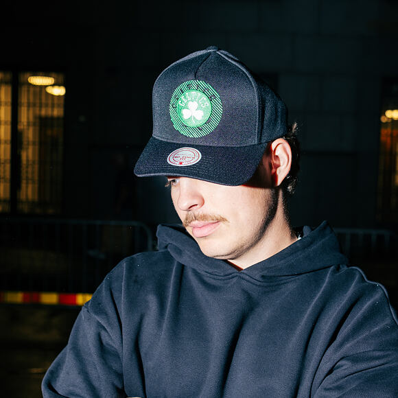 Cap Mitchell & Ness - NBA Tilted Pro Snapback - Boston Celtics - Black