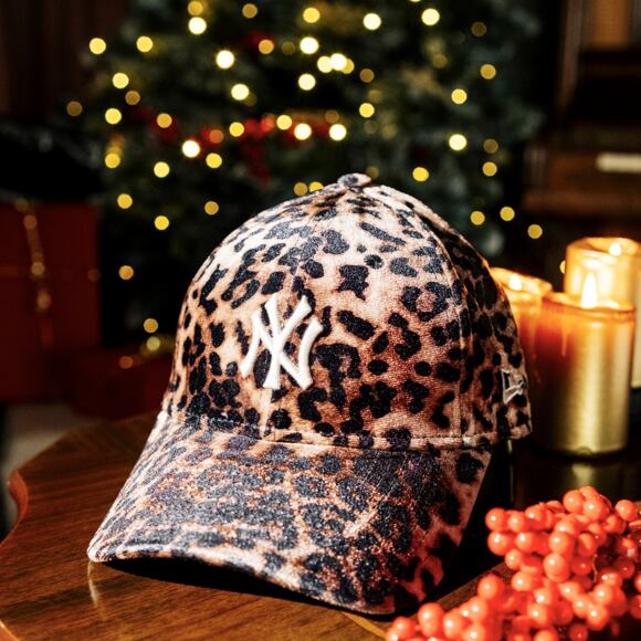 Womens Cap New Era - MLB Womens Leo Velour 9FORTY - NY Yankees - Brown / Cream