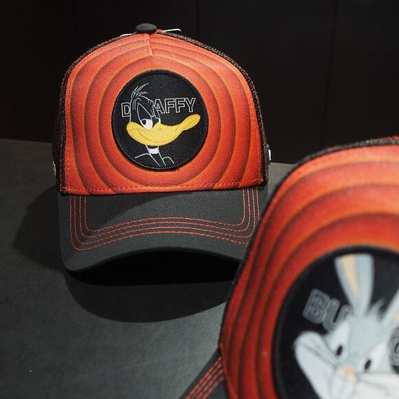 Capslab Trucker Looney Tunes Daffy Cap