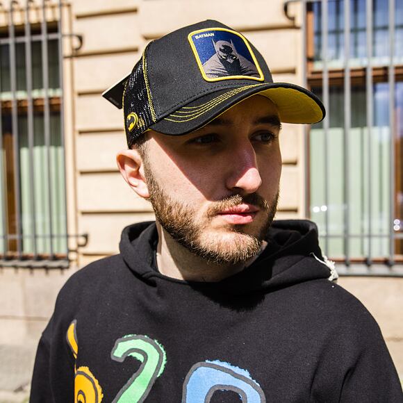 Kšiltovka Capslab Batman - Batman Black/Yellow Trucker Black / Yellow