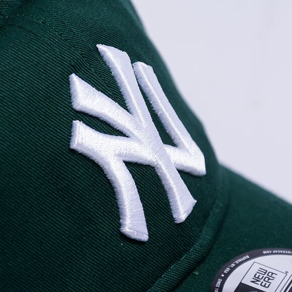 Kšiltovka New Era - MLB Essential 9TWENTY - NY Yankees - Dark Green / White