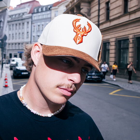 Kšiltovka Mitchell & Ness - Blush Sand Classic Red - Milwaukee Bucks - Sand/Brown