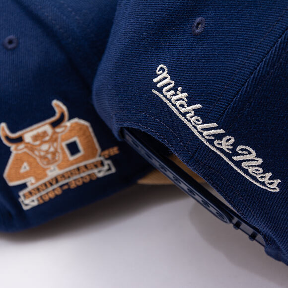 Kšiltovka Mitchell & Ness - Sand Storm Classic Red - Chicago Bulls - Navy/Sand