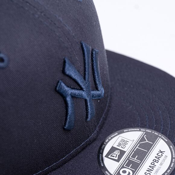 New Era 9FIFTY MLB League Essential New York Yankees Snapback Navy Cap