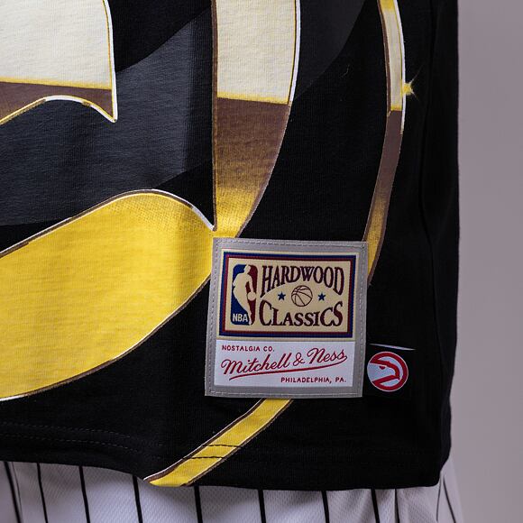 Mitchell & Ness Atlanta Hawks Big Face 4.0 Tee Black