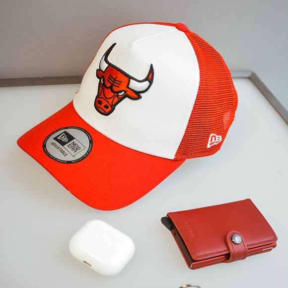 New Era 9FORTY A-Frame Trucker NBA Team Clear Black Chicago Bulls Optic White / Red Cap