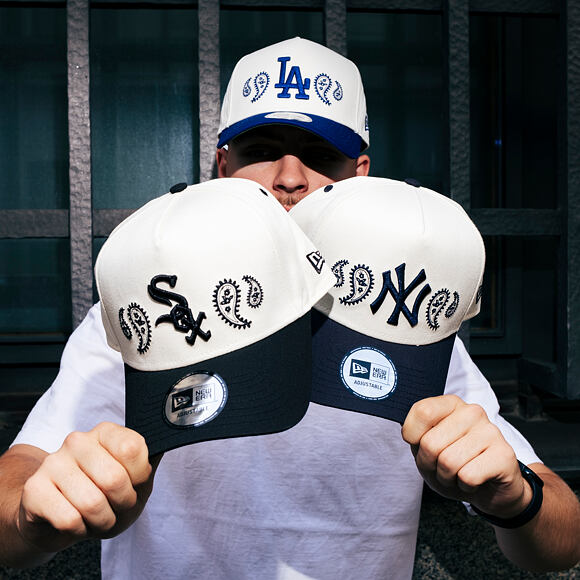 Kšiltovka New Era - MLB Paisley Bandana 9FORTY A-Frame - NY Yankees - Cream / Navy