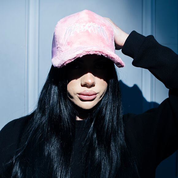 Kšiltovka Reflection Luxury Fuzzy Trucker - Coral Pink / White