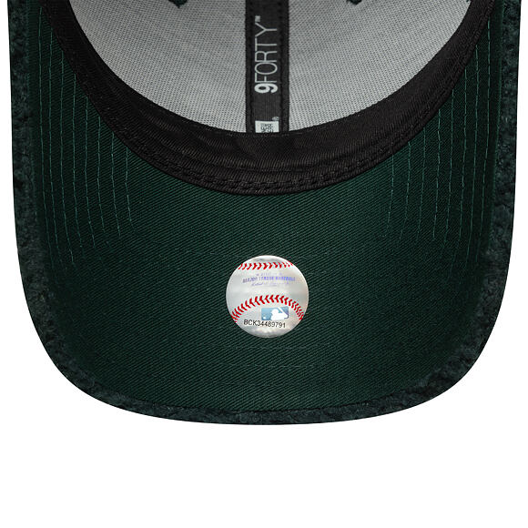 Cap New Era - MLB Winter Borg Teddy Fleece 9FORTY - Oakland Athletics - Dark Green / White