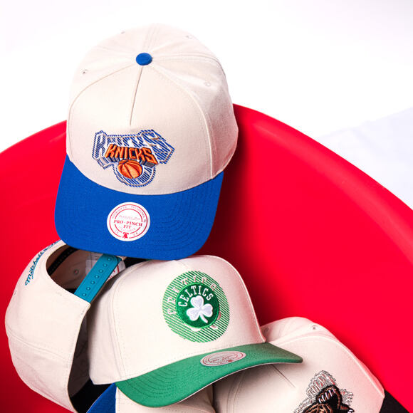 Cap Mitchell & Ness - Off Tilted - NBA - New York Knicks - Off White