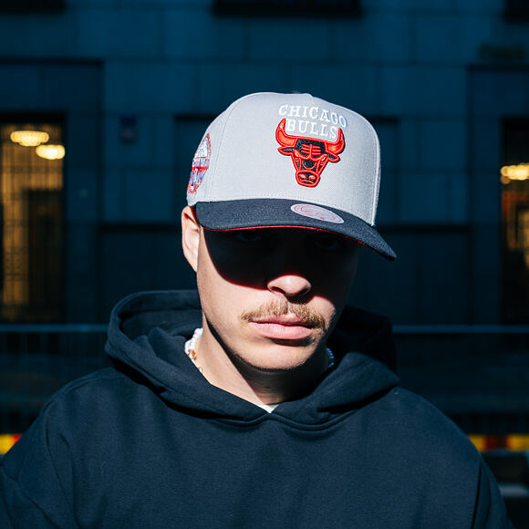 Kšiltovka Mitchell & Ness - NBA Core Iii Pro Bulls - Chicago Bulls - Black-Grey