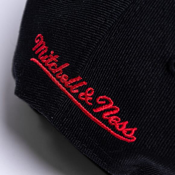 Mitchell & Ness 91/92 Back 2 Back Champs Snapback HWC Chicago Bulls Black Cap