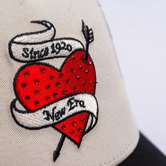 Dámská kšiltovka New Era 9FORTY Womens A-Frame Trucker Womens Rhinestone Trucker - Stone