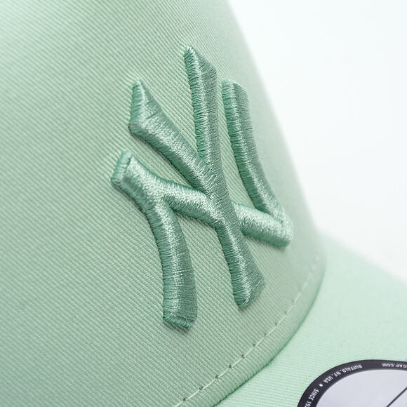 Kšiltovka New Era - MLB League Essential 9FORTY Trucker - NY Yankees - Green