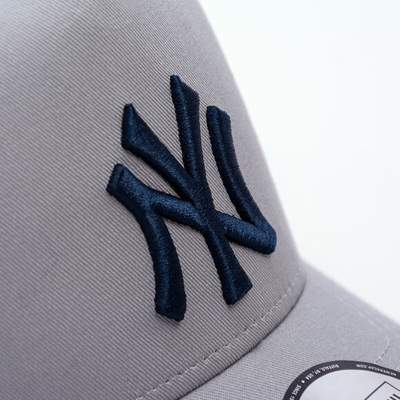 Kšiltovka New Era - MLB Side Patch 9FORTY Trucker - NY Yankees - Grey