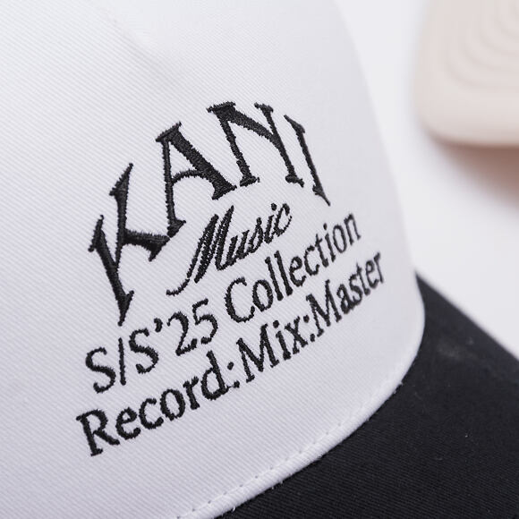 Kšiltovka Karl Kani - Woven Signature Kani Music Trucker Cap