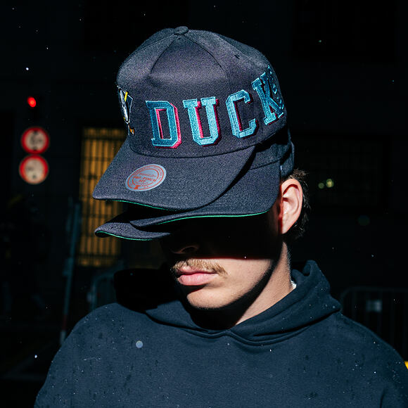 Kšiltovka Mitchell & Ness - NHL Busted Pro Vntg - Anaheim Ducks - Black