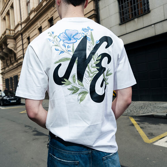 Tee New Era - Floral Graphic Oversized Tee - White