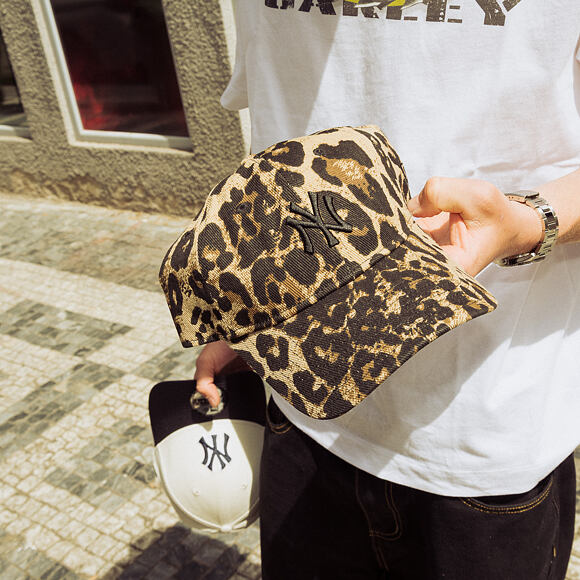 Womens Cap New Era - MLB Summer Leopard 9TWENTY - NY Yankees - Brown / Camel