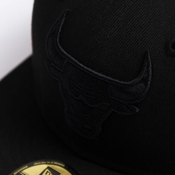 Kšiltovka New Era - NBA Black on Black 59FIFTY - Chicago Bulls - Black