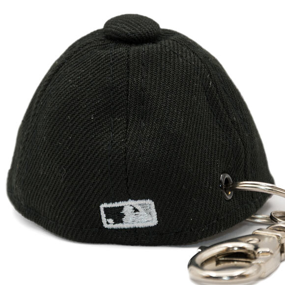 Klíčenka New Era - MLB Mini Cap Pouch - Chicago White Sox - Team Color
