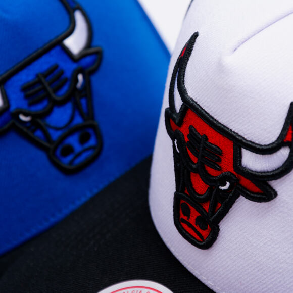 Mitchell & Ness - Core I Pro Snapback - NBA - Chicago Bulls - White-Red