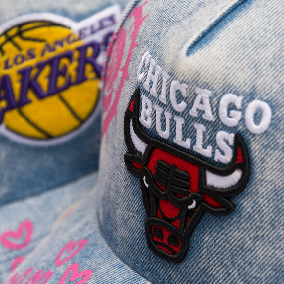 Cap Mitchell & Ness - Painted Love - NBA - Chicago Bulls - Light Blue