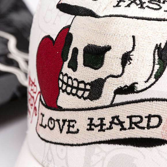 Cap Ed Hardy - Unisex Live Fast Love Hard 5 Panel Trucker Cap - White