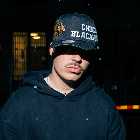 Kšiltovka Mitchell & Ness - NHL Busted Pro - Chicago Blackhawks - Black