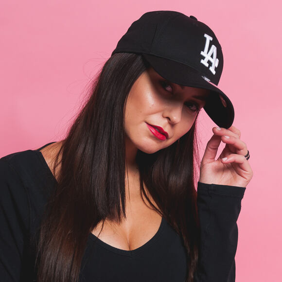 New Era League Essential Los Angeles Dodgers 39THIRTY Black/White Cap