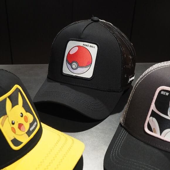 Capslab Trucker Pokémon Poké Ball Cap