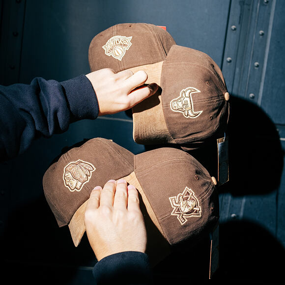 Kšiltovka Mitchell & Ness - NBA Lux Chain Strapback - Chicago Bulls - Brown