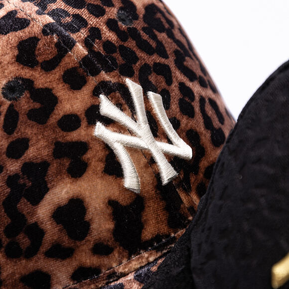 Womens Cap New Era - MLB Womens Leo Velour 9FORTY - NY Yankees - Brown / Cream